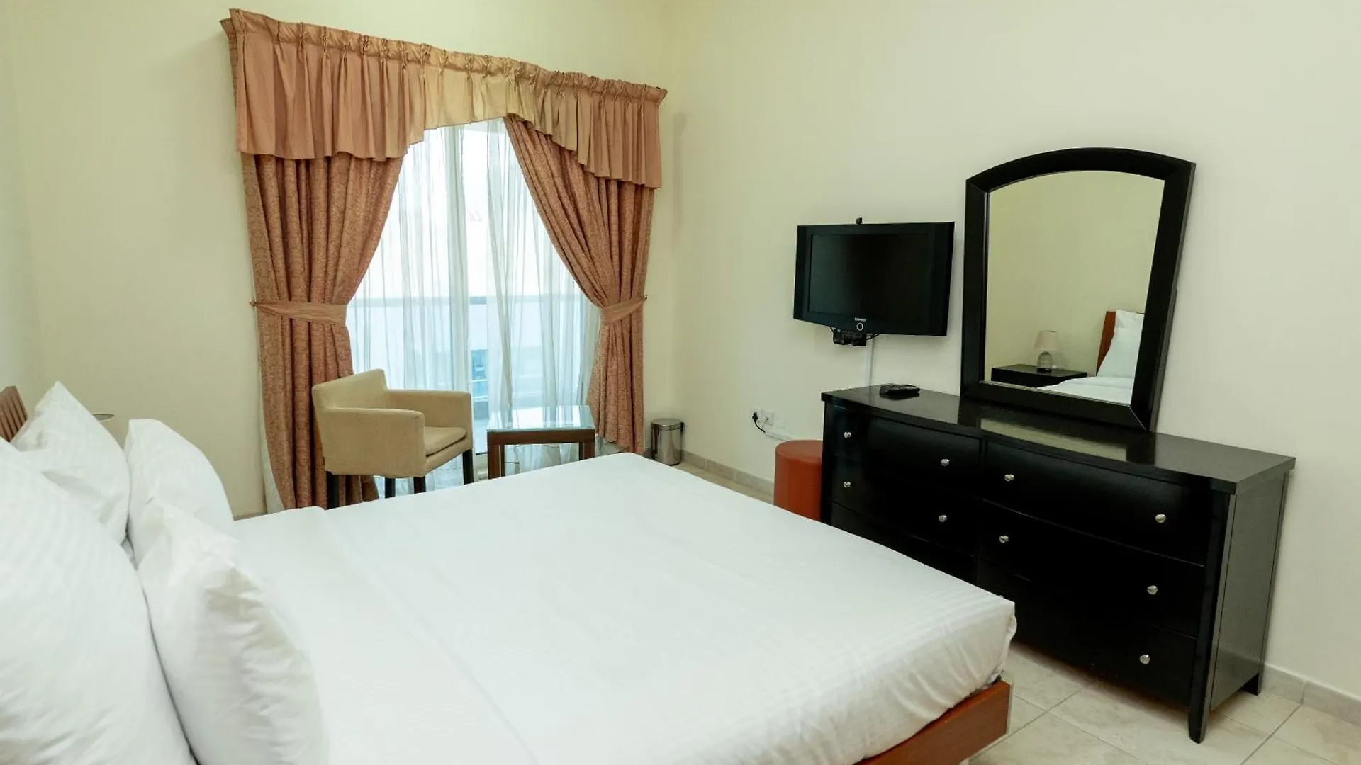 *** Hotel apartamentowy Al Raya Hotel Apartments Dubaj Zjednoczone Emiraty Arabskie